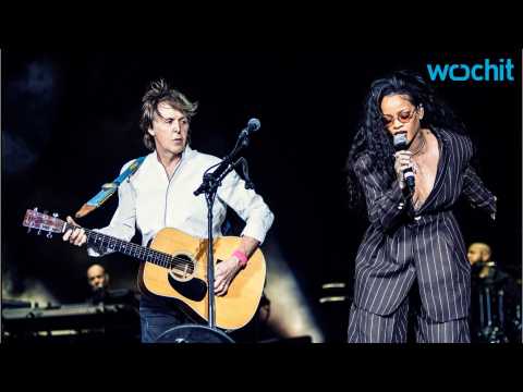 VIDEO : Rihanna Joins Paul McCartney On Stage At 'Oldchella'