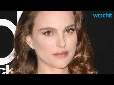 VIDEO : Natalie Portman Shows How To Be Fashionable While Pregnant