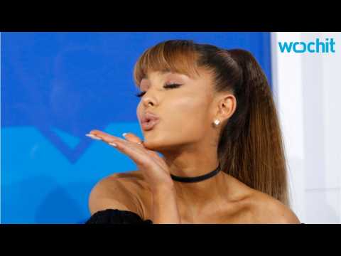 VIDEO : Ariana Grande Is A Make-Up Mogul