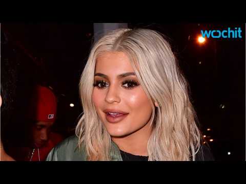 VIDEO : Kylie Jenner Begins Work on Her Kylie Cosmetics Store