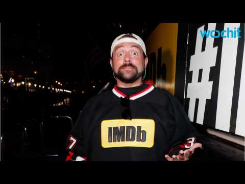 VIDEO : Kevin Smith & Supergirl's Voting Photo