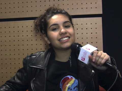 VIDEO : Exclu Vido : Alessia Cara arrive en interview exclusive sur Public.fr