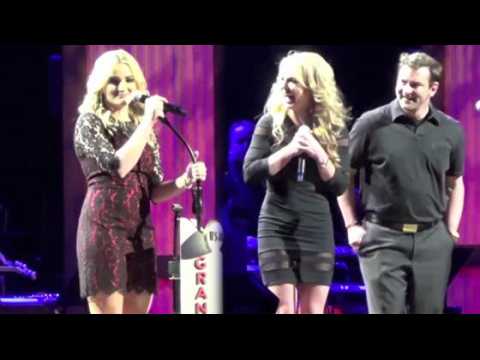 VIDEO : Britney Spears Surprised Jamie Lynn at The Grand Ole Opry