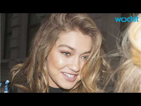 VIDEO : Gigi Hadid Delivers an Emotional Speech Honoring Her Mother's Struggle With Lyme Disease