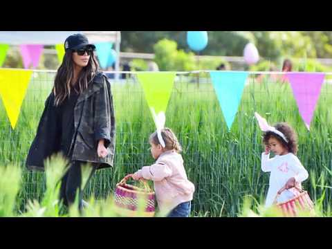 VIDEO : Kim Kardashian Takes North & Penelope Easter-Egg Hunting