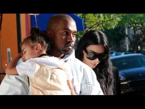VIDEO : Kim Kardashian and Kanye West Finally Move Into Their Own Home