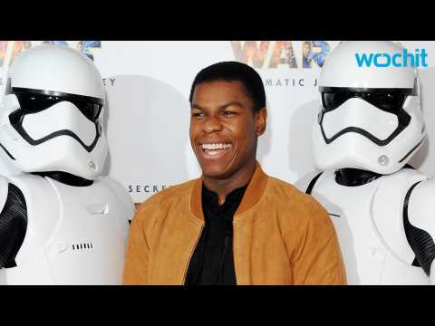 VIDEO : John Boyega Wants to See An R2-D2 Spin-Off Movie