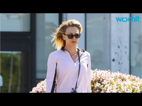 VIDEO : Kaley Cuoco Exchanges Information With Fellow Driver After Accident