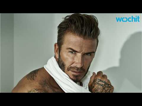 VIDEO : David Beckham Gets a New Tattoo