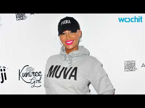 VIDEO : Amber Rose New Emoji Kit Feaatures Shows Shade at Kanye West