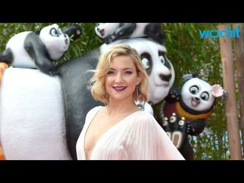 VIDEO : Kate Hudson Goes on Date With NFL Star
