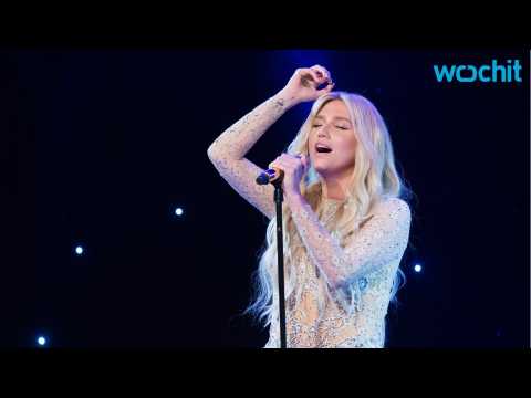VIDEO : Kesha Set to Perform at Dylan Fest