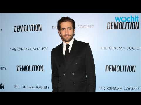 VIDEO : Jake Gyllenhaal's Had a Longtime Crush on Jennifer Aniston: 