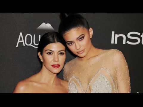 VIDEO : Kourtney Kardashian Wants To De-Throne Kylie Jenner As Snapchat Queen!