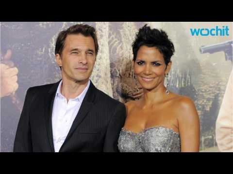 VIDEO : Halle Berry and Olivier Martinez in the Middle of Divorce and a Family Vacation Together and
