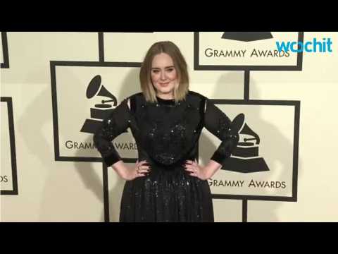 VIDEO : Adele's Really Loves Burgers