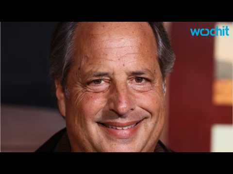 VIDEO : Who Is Jon Lovitz Dating?