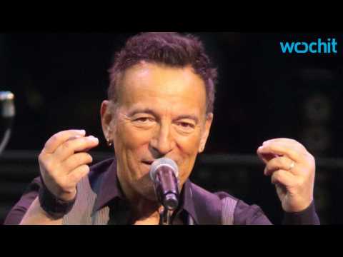 VIDEO : Bruce Springsteen Cancels North Carolina Concert Over Law That Targets Transgenders