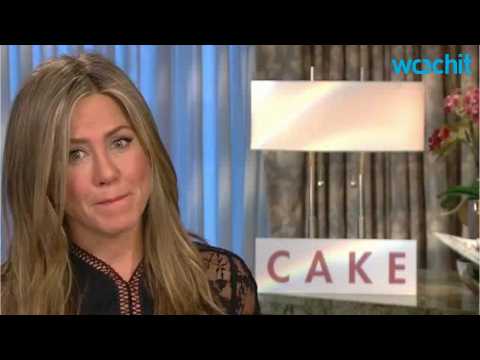 VIDEO : Jennifer Aniston Loved Getting to Work with Julia Roberts in 'Mother's Day'