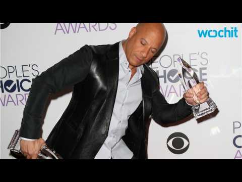 VIDEO : Vin Diesel Sings 