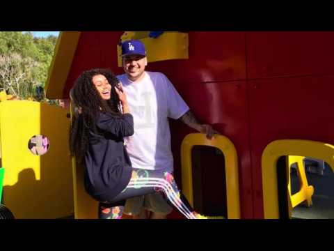 VIDEO : Rob Kardashian and Blac Chyna Relationship Build at Lego Land