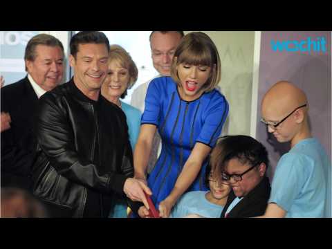 VIDEO : Taylor Swift Joins Ryan Seacrest While He Opens New Studio
