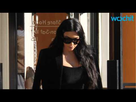 VIDEO : Kim Kardashian Send Roses To Her Supporters