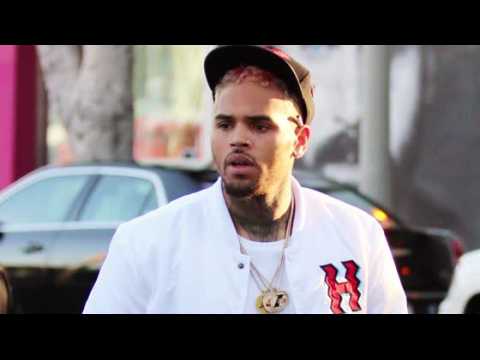 VIDEO : Chris Brown ordonn de ne pas s'approcher de la femme qui a pntr illgalement chez lui