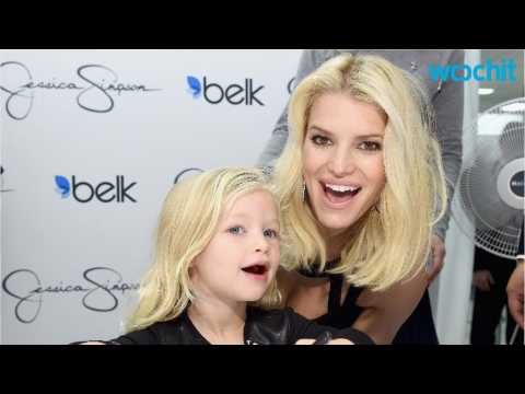 VIDEO : Jessica Simpson's Daughter Maxwell Is A Young Equestrian