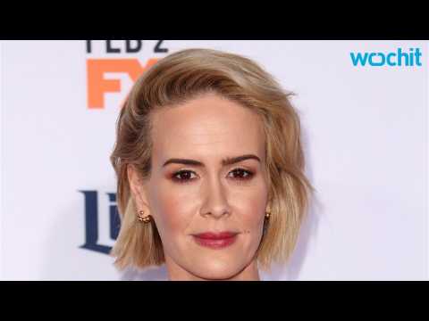 VIDEO : How Sarah Paulson Kind of Got Hooked on Cigarettes