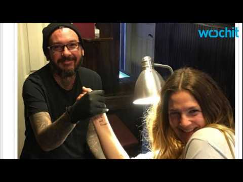 VIDEO : Drew Barrymore Gets Twp Daughters' Names Tattoo Below Wrist