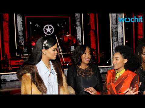 VIDEO : Black Girls Rock! brings out Rihanna, Shonda Rhimes, and Clinton