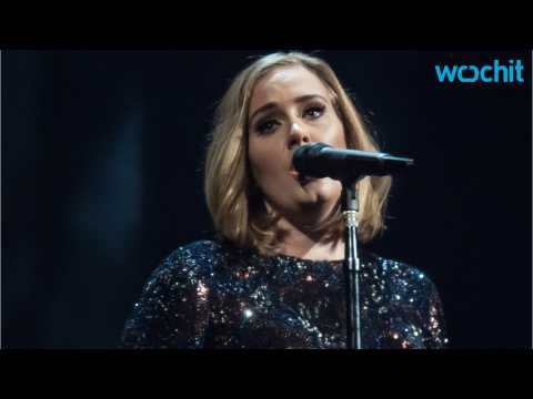 VIDEO : Adele Twerks in London