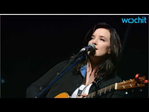 VIDEO : SInger Brandy Clark Believes Women Are the Future of Country Music