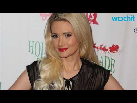 VIDEO : Holly Madison Announces She's Having A Baby Boy!
