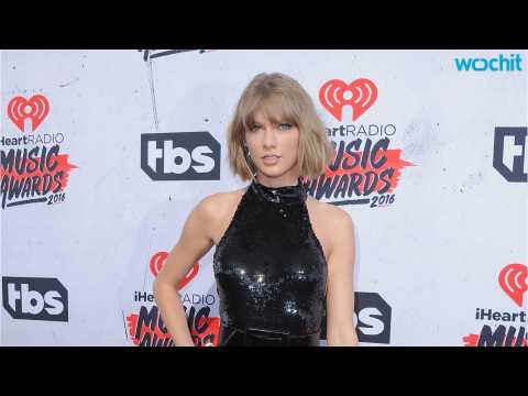 VIDEO : Taylor Swift To Be the First Recipient of the 'Taylor Swift Award'