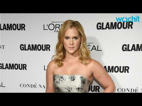 VIDEO : Amy Schumer Calls Out 'Glamour' For Labeling Her Plus-Sized