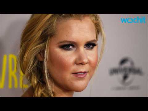VIDEO : Amy Schumer Takes Issue With Glamour Magazine's 