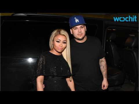 VIDEO : Blac Chyna Posts Video of Her Massive 7-Carat Ring From Rob