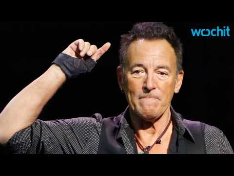 VIDEO : What Did a Fourth-Grader Fan Ask Bruce Springsteen During His Show?