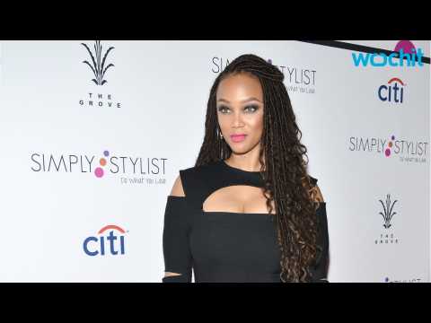 VIDEO : Stylish Tyra Banks Welcomes in Spring with Black Catsuit