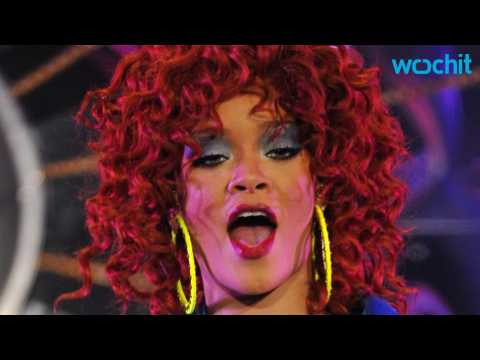 VIDEO : Why Shocked Rihanna at Her Show?!