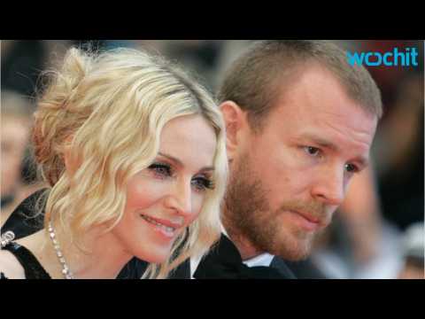 VIDEO : British Judge Urges Madonna and Ritchie to Resolve Custody Battle