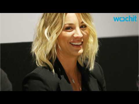 VIDEO : Kaley Cuoco Shows PDA With Karl Cook Again: 