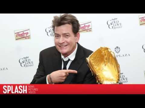 VIDEO : Charlie Sheen Leaves Club With Nearly 20 Women