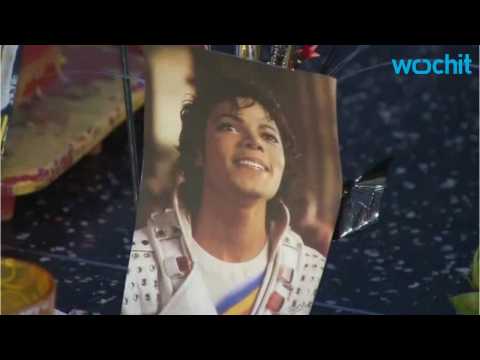 VIDEO : How Did Drake Surpass Michael Jackson?