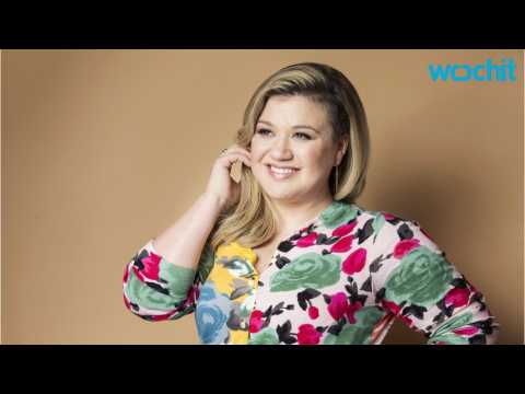 VIDEO : Kelly Clarkson Found Strength In Motherhood