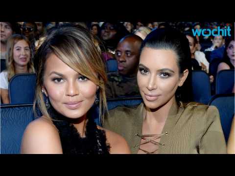 VIDEO : Chrissy Teigen Would Carry Kim's Baby