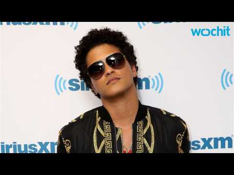 VIDEO : Bruno Mars Explains How His Music Is So Soulful