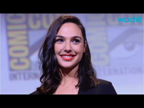 VIDEO : Gal Gadot Talks About Putting on the Wonder Woman Costume the First Time